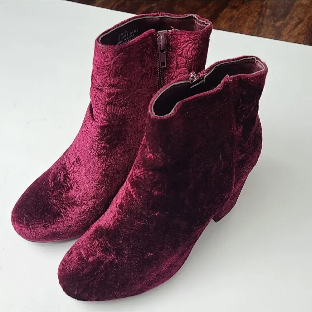 ‎Floral Women's Red Ankle Booties Size 7
